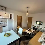 Alisa Apartament *